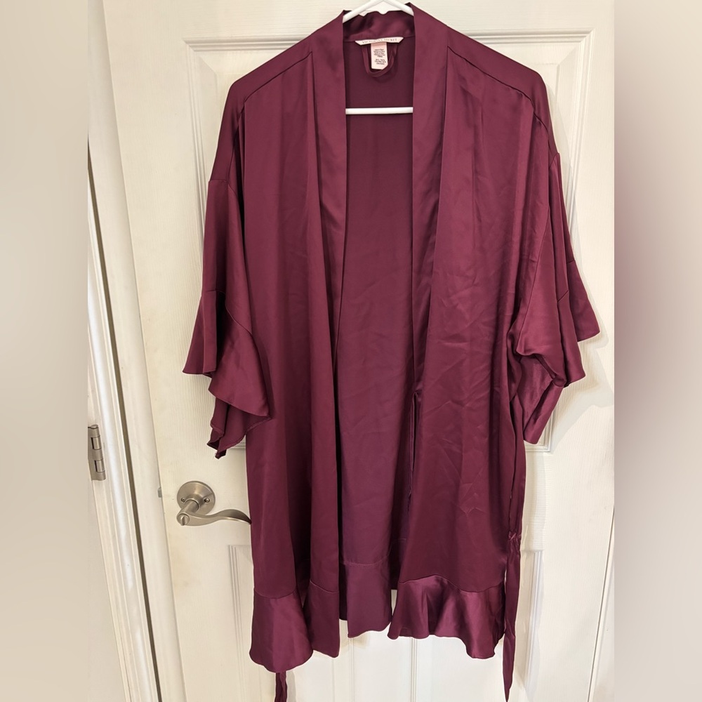 Victoria’s Secret Kimono Robe-‎ Silk feeling